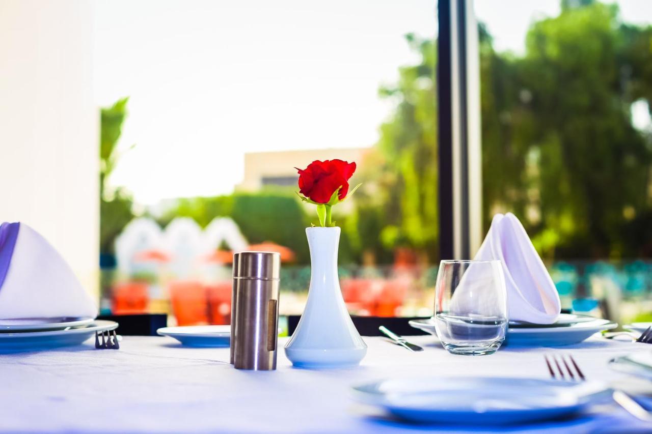 Ibis Agadir Hotel Bagian luar foto